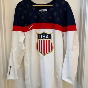 Nike USA Hockey Jersey. Size Medium